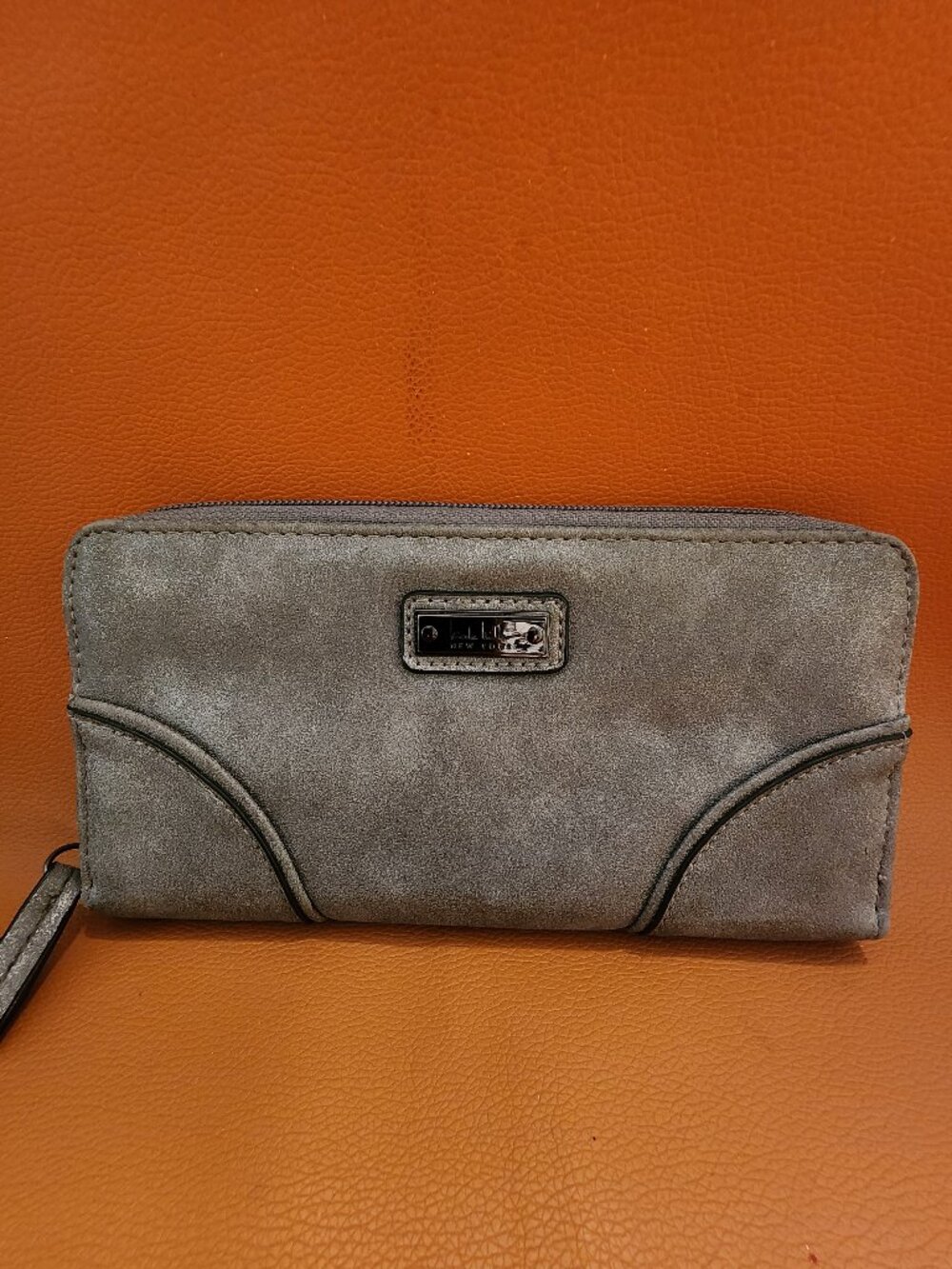 NICOLE MILLER NEW YORK ZIP AROUND WALLET - WILL FIT A 7" CELL PHONE